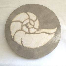 Dessous de plat gris escargot